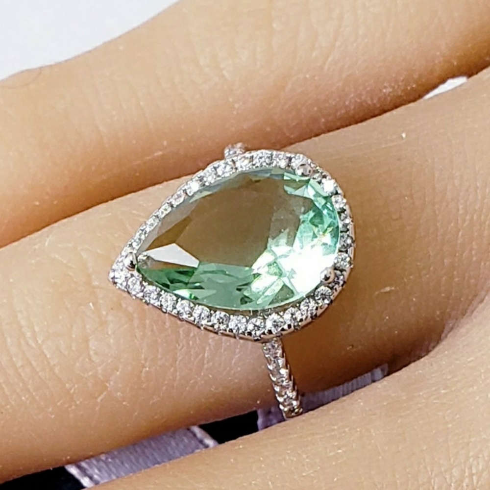 🤍FINAL💲New! Green & white simulated diamond ring silver tone 3 carat SIZE 5